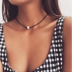 Single Simple Elegant Pearl Necklace